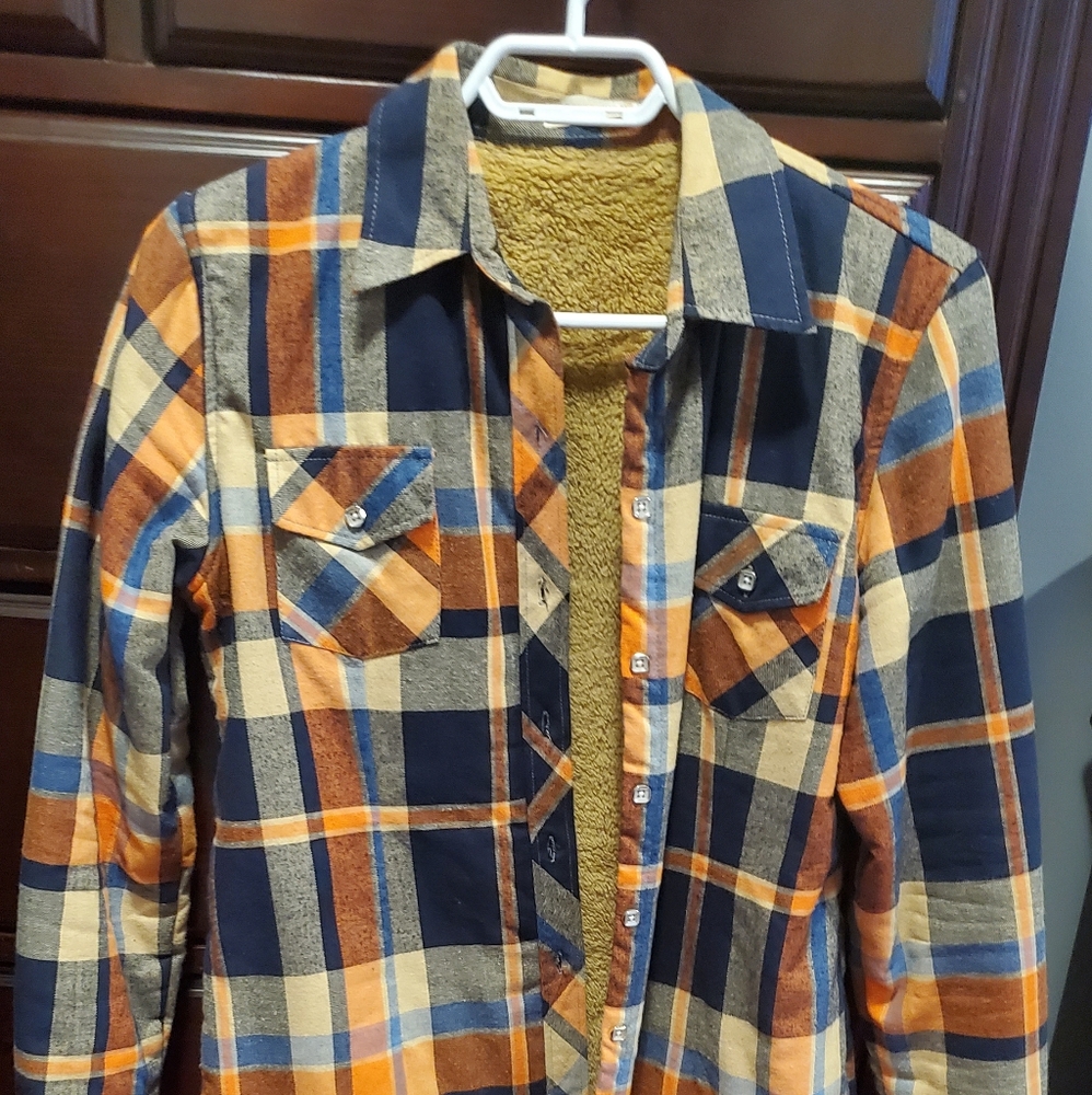 Beautiful warm valvet button down Shirt.